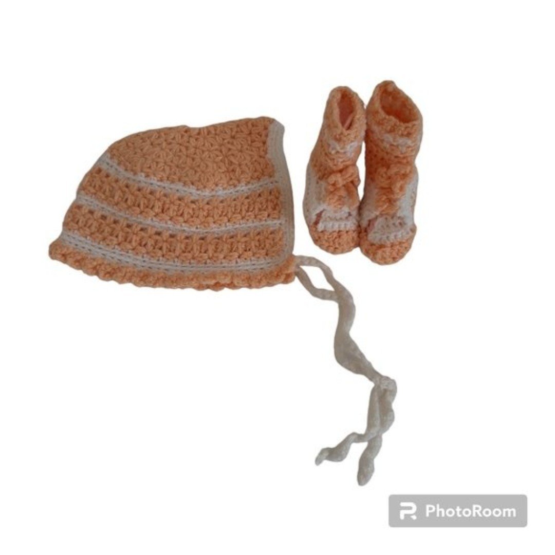 New Handmade Crocheted Newborn Hat and Booties, Orange and White 3IZo0TN2i