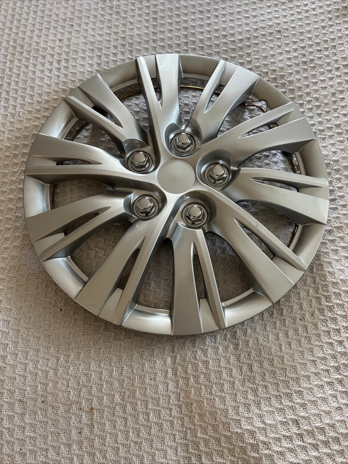 Toyota Replica - Aftermarket 15” Silver Wheel Cover Par
