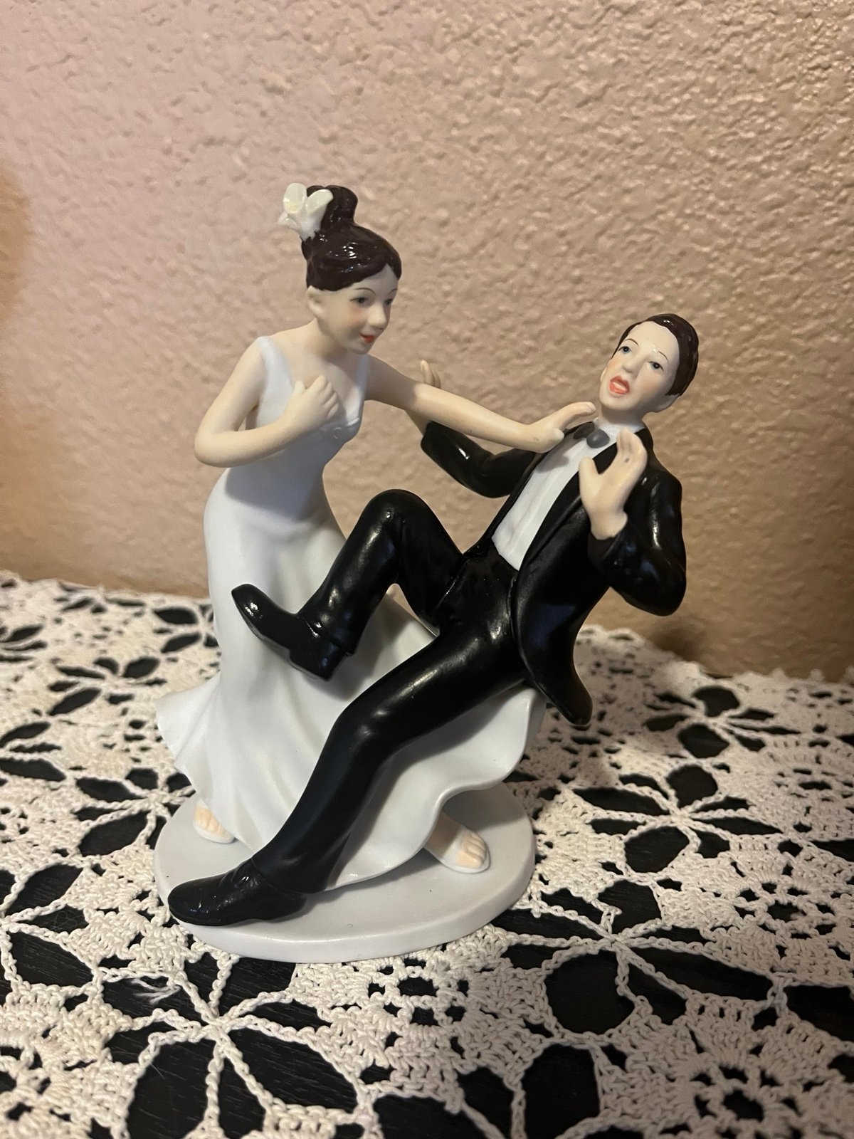 Comical Wedding Cake Topper 6O9mmTv8O